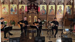 Διεθνής... χαμός με την ορχήστρα που στήθηκε σε εκκλησία