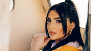 Συνεργασία-φωτιά για Sarina Cross και Κυριάκο Παπαδόπουλο (vid)