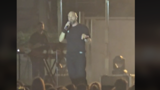 Μιχάλης Κουινέλης: Τα on air μπινελίκια σε συναυλία του - «Ποιος είναι ο μ@λ@κ@ς;»