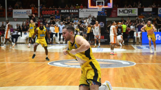 Με φοβερό buzzer beater του Τολιόπουλου ο Άρης στα ημιτελικά!