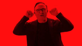 Conference League: Εκστασιασμένος ο Πέτρος Κόκκαλης τραγουδάει για τον Ολυμπιακό!