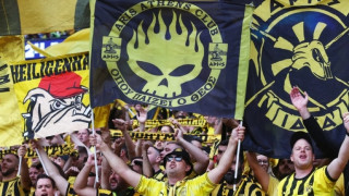Τελικός Champions League: Πανό οπαδών του Άρη στην εξέδρα της Ντόρτμουντ
