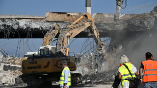 Κόρινθος: Ομαλοποιήθηκε η κίνηση στην Ε.Ο. - Μοιράζουν νερά στους οδηγούς