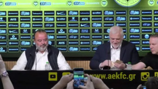 Ο Δημήτρης Μελισσανίδης έβγαλε πάκο με 50άρικα πριν το «αντίο» του από την ΑΕΚ!
