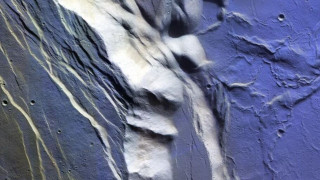 Εντοπίστηκε παγωμένο νερό στα ηφαίστεια του Άρη