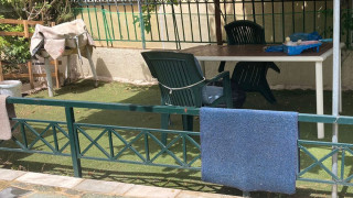 Χαλάνδρι: Πρόστιμο 1.000 ευρώ σε «ακαθάριστο» κήπο με... συνθετικό χλοοτάπητα!