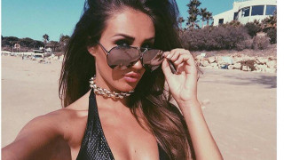 Η Μέγκαν ΜακΚένα μας... ανοίγει τα μάτια!   (pics)