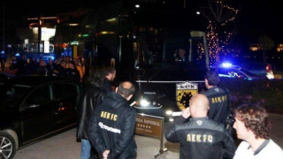 Εξαγριωμένοι οι οπαδοί της ΑΕΚ: «Αν δεν πάτε τελικό, θα φάτε ξύλο»