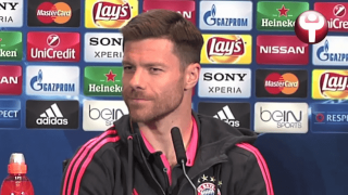 Η μεταφράστρια που… τρέλανε Γκουαρντιόλα, Σιμεόνε, Αλόνσο (video)