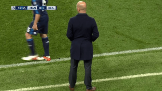 Δεν χωράνε τα παντελόνια       στο Ζινεντίν Ζιντάν!