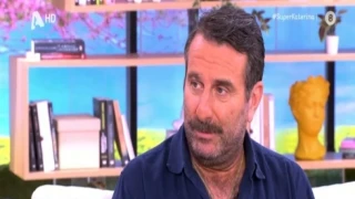 Ηλία Βαλάσης: «Βουλευτής με φώναξε για να δίνει τον μισθό του σε 12 ανθρώπους κάθε μήνα»