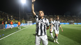 Τάισον: Αποθεώθηκε με ένα old time classic αφιέρωμα από την UEFA