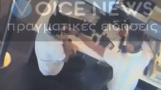 Βίντεο-ντοκουμέντο: Ο Λευτέρης Αυγενάκης επιτίθεται σε εργαζόμενο αεροπορικής εταιρείας