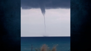 Χαλκιδική: Απίστευτος υδροσίφωνας στην παραλία Σάρτη