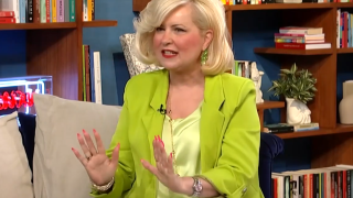 Κατερίνα Σαλακά: Ποια είναι η διάσημη NLP trainer που... «αξίζει»