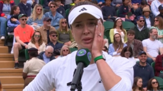 Η Σβιτόλινα ξέσπασε σε κλάματα για τα θύματα από τη ρωσική επίθεση στο Κίεβο