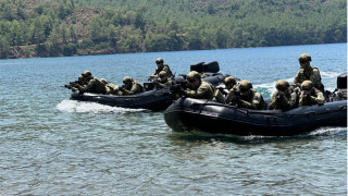 Απειλητικό στρατιωτικό δίχτυ απέναντι από τη Ρόδο στήνουν οι Τούρκοι