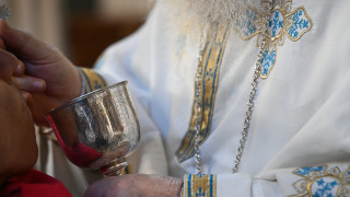 Γνωστή ηθοποιός αποκαλύπτει σεξουαλική παρενόχληση που υπέστη από ιερέα!