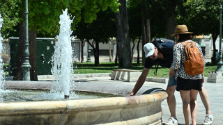 Στα ύψη και σήμερα ο υδράργυρος - Πού αναμένονται καταιγίδες (vid)