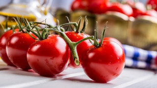 Η κόκκινη «βασίλισσα» της σαλάτας που προστατεύει την καρδιά και ρίχνει τη χοληστερόλη