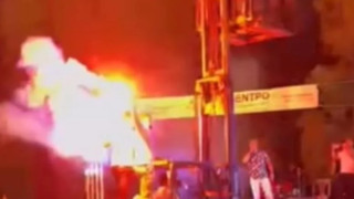 Άδειασαν κλαρκ με 100 κιλά γαρύφαλλα στον Γιώργο Βελισσάρη!