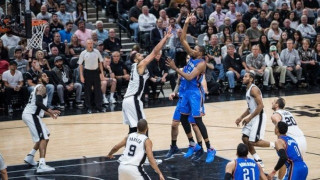 Νέο μπρέικ οι Θάντερ, φωνάζουν για τη διαιτησία οι Σπερς (vid)