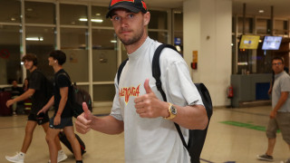 Έφτασε στην Αθήνα ο Γιάρεμτσουκ, υπογράφει στον Ολυμπιακό