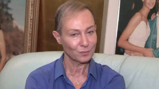 Αηδιασμένος ο Κωστέτσος: «Να έχεις τον Αντετοκούνμπο και να τον ντύνεις έτσι...»