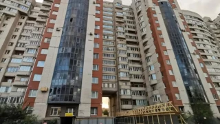 Ρωσία: 23χρονη έπεσε γυμνή από τον 15ο όροφο τη νύχτα του γάμου της