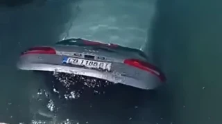 Καβάλα: Αυτοκίνητο έκανε… βουτιά και «πάρκαρε» στη θάλασσα