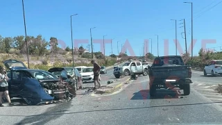 Ηράκλειο: Η στιγμή της σφοδρής σύγκρουσης τριών οχημάτων
