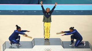 Ολυμπιακοί Αγώνες-Ιστορική στιγμή: Μπάιλς και Τσάιλς υποκλίθηκαν στη «χρυσή» Ρεμπέκα Αντράντε (pic)