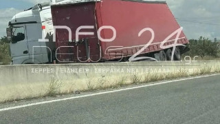 Σέρρες: Νταλίκα «δίπλωσε» στο Παλαιόκαστρο-Έκλεισε η εθνική οδός προς Προμαχώνα