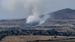 Μεγάλη φωτιά στα Πετρανά Κοζάνης - Έκλεισε ο δρόμος προς τα Σέρβια