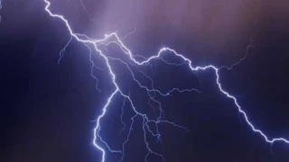 Πάνω από 9.000 κεραυνοί έπεσαν την Κυριακή (φωτο)