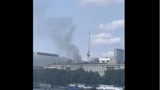Λονδίνο: Φωτιά στο εμβληματικό Somerset House (vid)