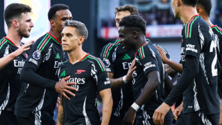 Η Άρσεναλ πέρασε από την έδρα της Άστον Βίλα, με 2 γκολ σε 10 λεπτά