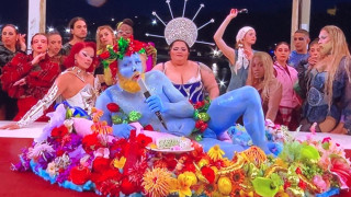 Γαλλία: Ο «μπλε Διόνυσος» των Ολυμπιακών Αγώνων εμφανίστηκε γυμνός σε ραδιοφωνική εκπομπή