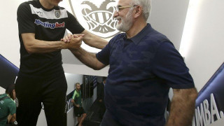 Τον           πήρε      από το         χέρι ο Ιβάν!