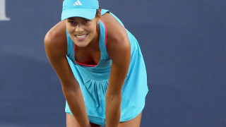 Η Άνα Ιβάνοβιτς βάζει φωτιά στα κορτ!        (pics)