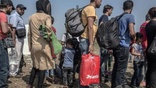 ΕΚΤΑΚΤΟ: Πρόσφυγες έρχονται με τα πόδια στη Θεσσαλονίκη
