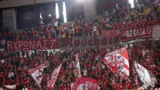 BREAKING NEWS: Πετροπόλεμος έξω από το ΣΕΦ μεταξύ ΜΑΤ και Ολυμπιακών