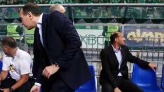 Κροτίδες στον πάγκο του Ολυμπιακού, χτύπησε ο Σφαιρόπουλος