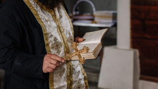 Χανιά: Ιερέας κακοποιούσε επί σειρά δεκαετιών την πρεσβυτέρα του