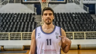 Το απίθανο τρίποντο του Μαργαρίτη από το κέντρο!