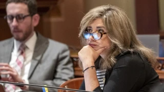 ΗΠΑ: Γερουσιαστής ανάγκαζε υπάλληλό της να κάνουν ακροβατικό σεξ