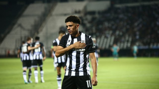 Ο Τάισον είχε τετ α τετ με τον αγαπημένο του τραγουδιστή!