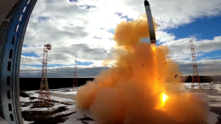 Ρωσία για πυρηνικές δοκιμές: «Είμαστε έτοιμοι να πατήσουμε το κουμπί»