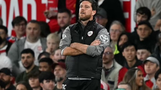 Μπάρνσλεϊ: Ο προπονητής απειλεί ότι θα χαστουκίσει τους παίκτες του μετά το 7-0 από την Μάνστερστερ Γ.!