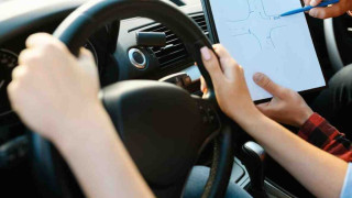 ΗΠΑ: Οκτάχρονη οδήγησε το αυτοκίνητο της μητέρας της...για να πάει για ψώνια (vid)